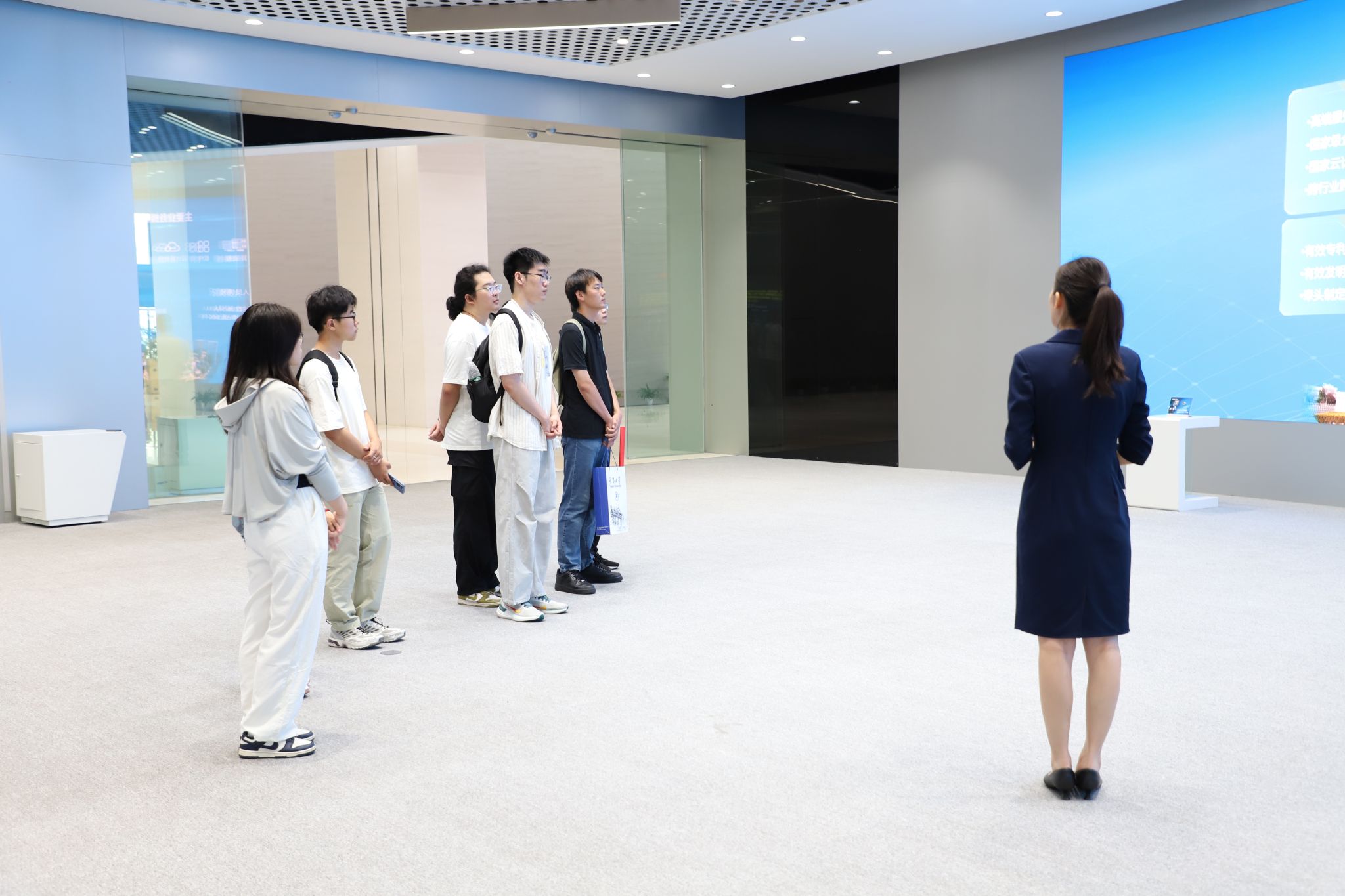 芯火相傳，浪潮之巔 微電子學(xué)院赴浪潮集團(tuán)開展“祖國(guó)需要 天大志愿”就業(yè)行專項(xiàng)實(shí)踐活動(dòng)